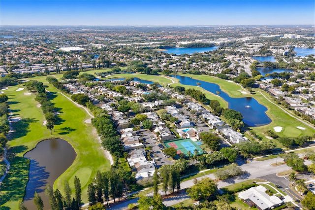 1391 E Golfview Drive 1391, Pembroke Pines, FL 33026