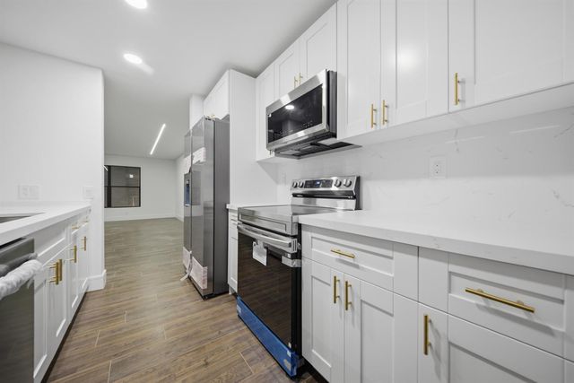 1391 E Golfview Drive 1391, Pembroke Pines, FL 33026