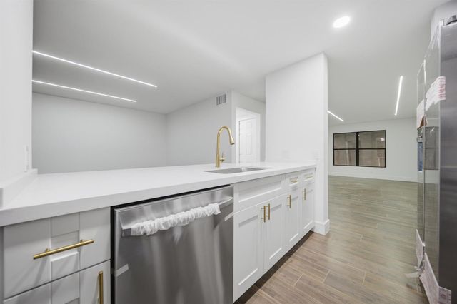 1391 E Golfview Drive 1391, Pembroke Pines, FL 33026