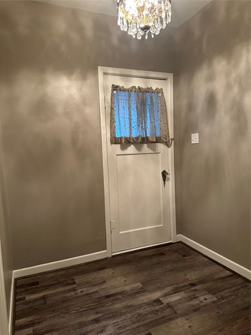 604 Harrel Avenue, Bynum, TX 76631