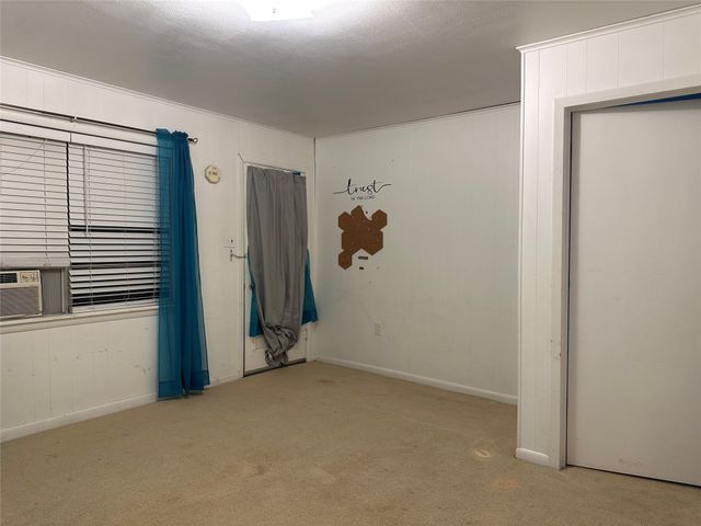 604 Harrel Avenue, Bynum, TX 76631
