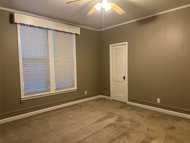 604 Harrel Avenue, Bynum, TX 76631