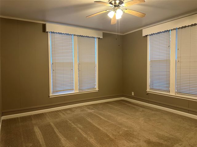 604 Harrel Avenue, Bynum, TX 76631