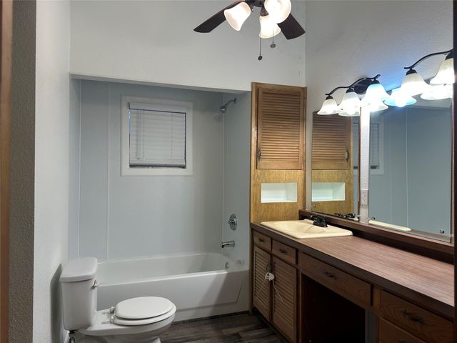 604 Harrel Avenue, Bynum, TX 76631
