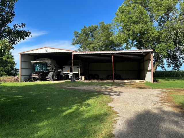 604 Harrel Avenue, Bynum, TX 76631