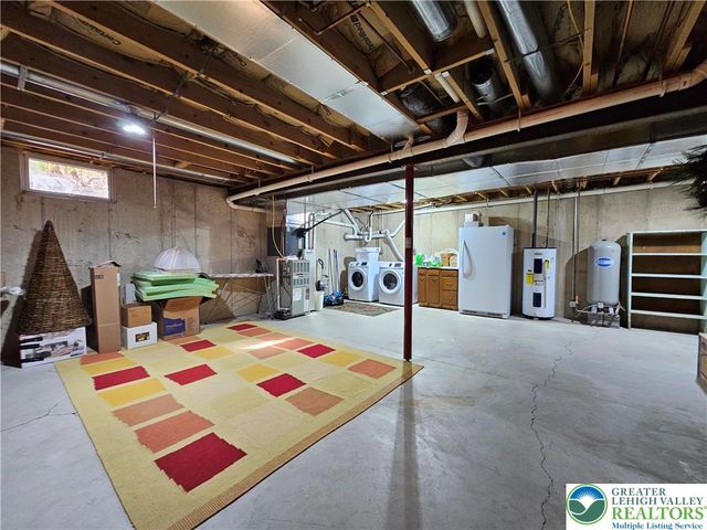 4408 Valley Green Drive, North Whitehall Twp, PA 18078