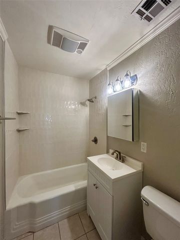1348 S College Avenue, Tulsa, OK 74104