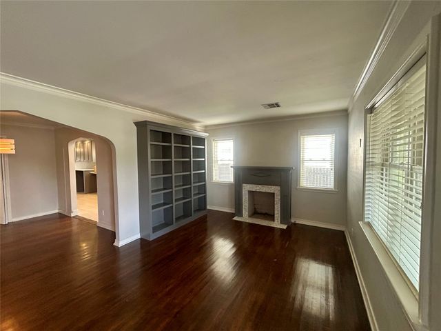 1348 S College Avenue, Tulsa, OK 74104