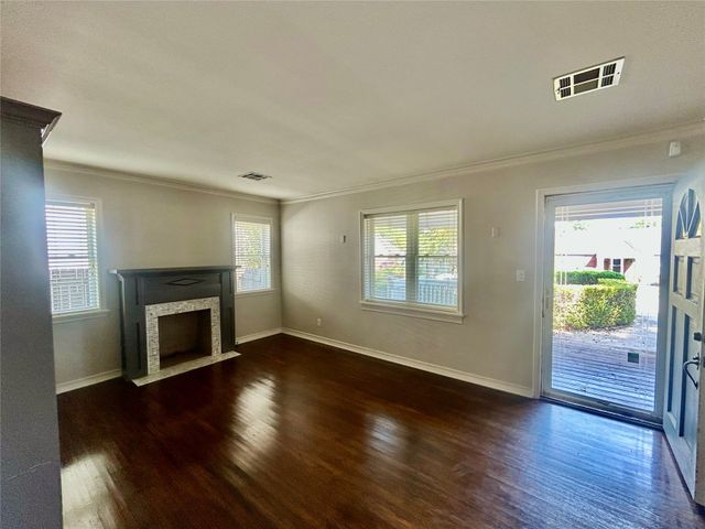 1348 S College Avenue, Tulsa, OK 74104