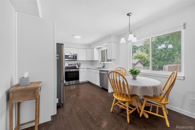28731 Elbamar Drive, Grosse Ile Township, MI 48138