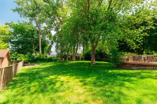28731 Elbamar Drive, Grosse Ile Township, MI 48138