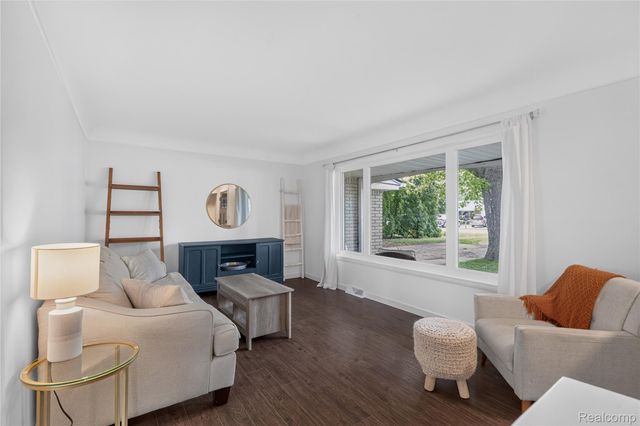 28731 Elbamar Drive, Grosse Ile Township, MI 48138