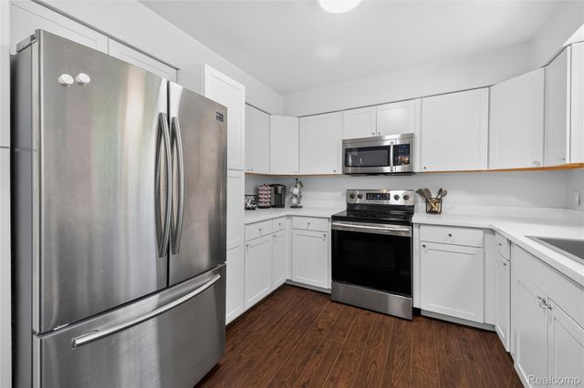 28731 Elbamar Drive, Grosse Ile Township, MI 48138
