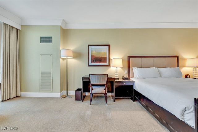 2000 North Fashion Show Drive 2514, Las Vegas, NV 89109