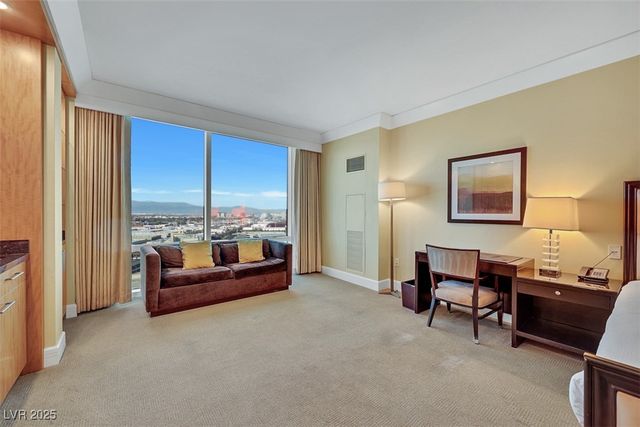 2000 North Fashion Show Drive 2514, Las Vegas, NV 89109