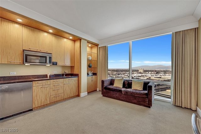 2000 North Fashion Show Drive 2514, Las Vegas, NV 89109