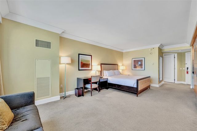 2000 North Fashion Show Drive 2514, Las Vegas, NV 89109