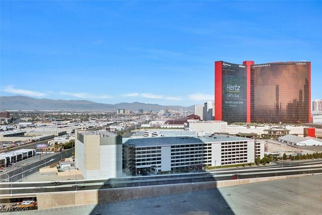 2000 North Fashion Show Drive 2514, Las Vegas, NV 89109