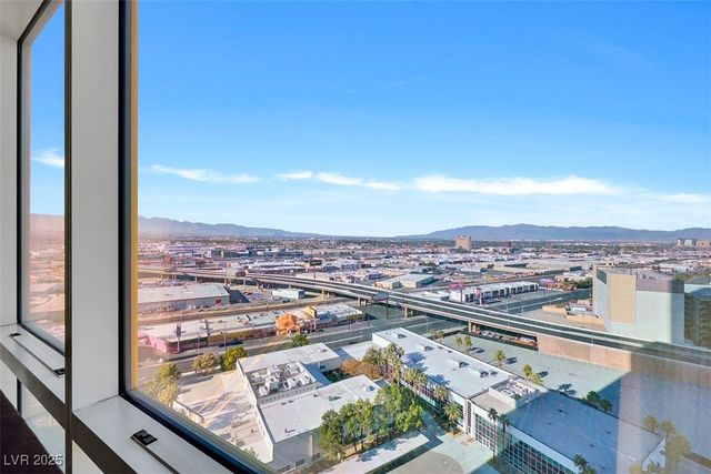 2000 North Fashion Show Drive 2514, Las Vegas, NV 89109