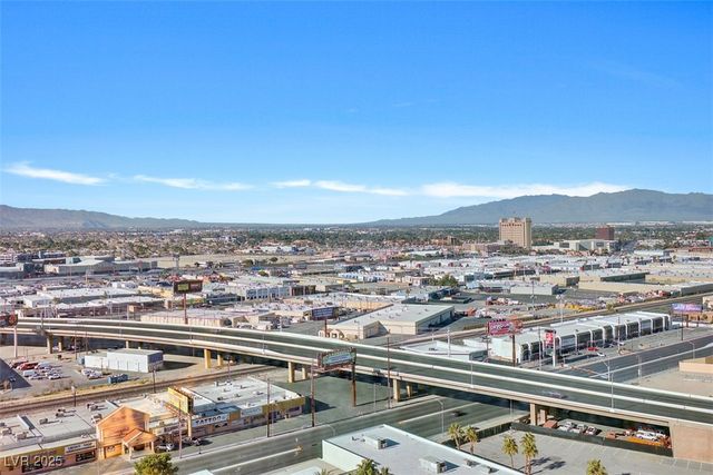 2000 North Fashion Show Drive 2514, Las Vegas, NV 89109