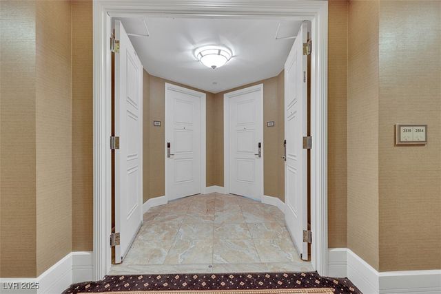 2000 North Fashion Show Drive 2514, Las Vegas, NV 89109