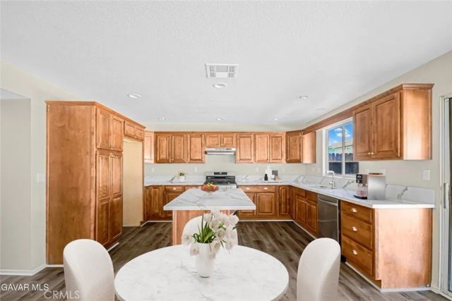 2116 Knollwood Court Court, Rosamond, CA 93560