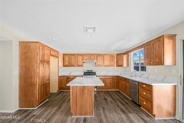 2116 Knollwood Court Court, Rosamond, CA 93560