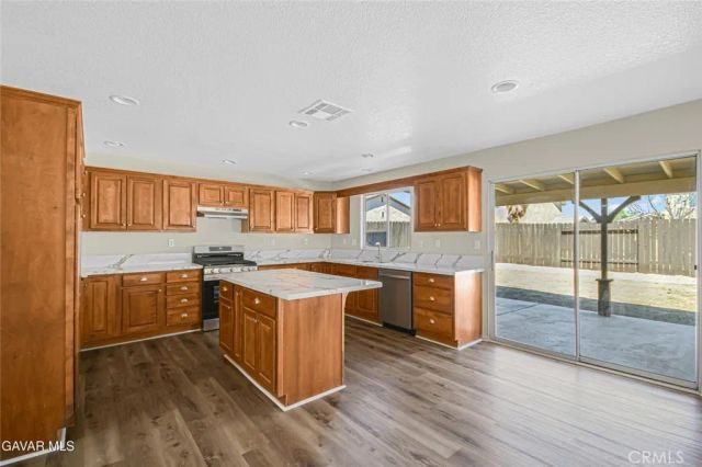 2116 Knollwood Court Court, Rosamond, CA 93560