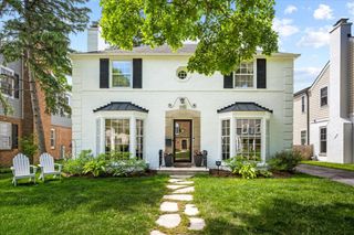 1943 Greenwood Avenue, Wilmette, IL 60091