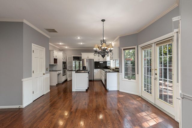 3850 E Country Place Place, Springfield, MO 65809