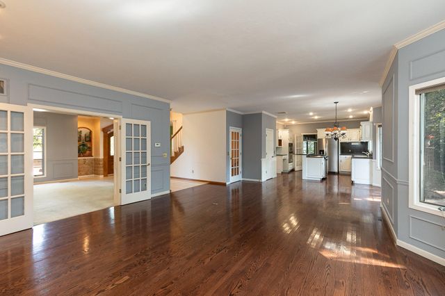 3850 E Country Place Place, Springfield, MO 65809