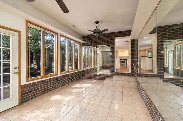 3850 E Country Place Place, Springfield, MO 65809