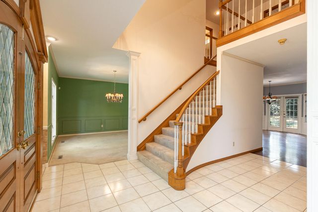 3850 E Country Place Place, Springfield, MO 65809