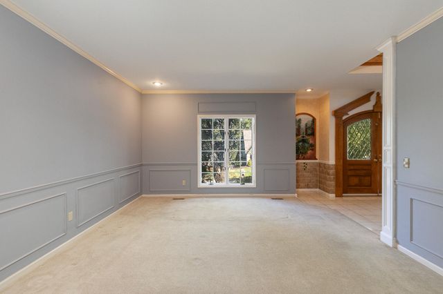 3850 E Country Place Place, Springfield, MO 65809