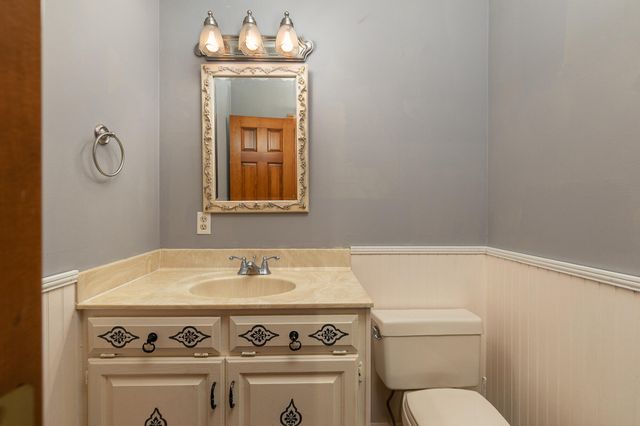 3850 E Country Place Place, Springfield, MO 65809