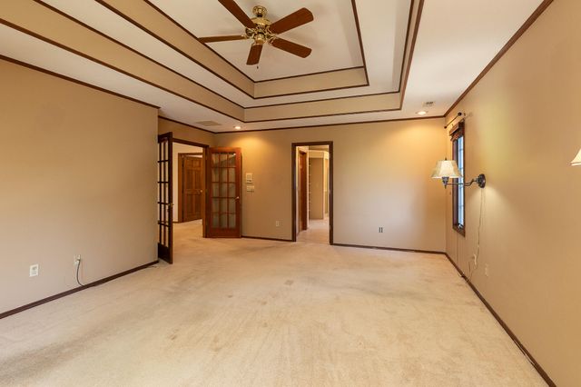 3850 E Country Place Place, Springfield, MO 65809