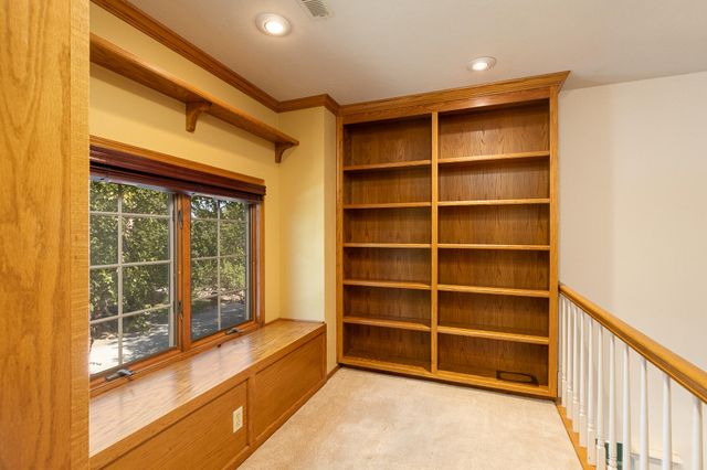 3850 E Country Place Place, Springfield, MO 65809