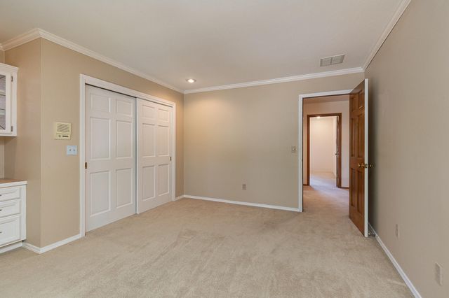 3850 E Country Place Place, Springfield, MO 65809