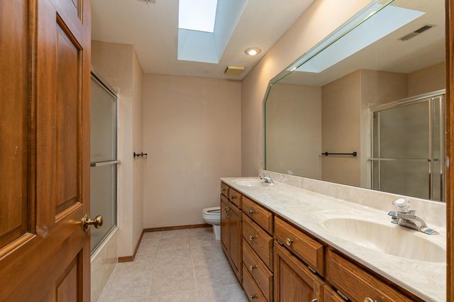 3850 E Country Place Place, Springfield, MO 65809
