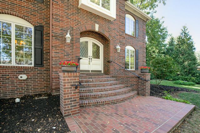 3850 E Country Place Place, Springfield, MO 65809