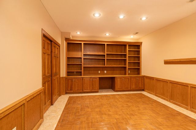 3850 E Country Place Place, Springfield, MO 65809