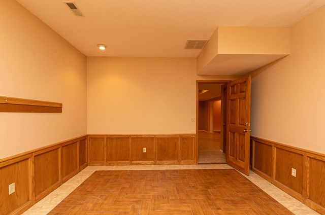 3850 E Country Place Place, Springfield, MO 65809
