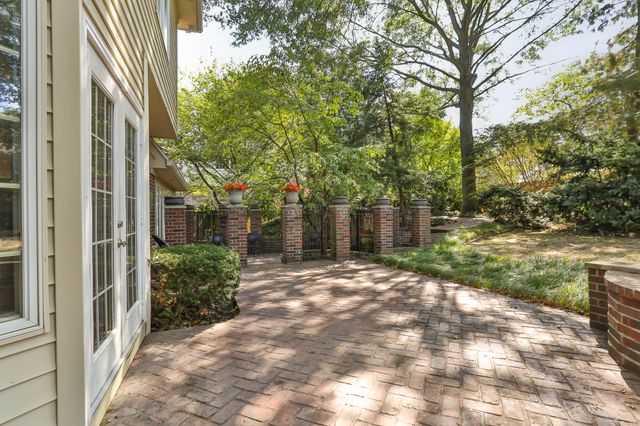 3850 E Country Place Place, Springfield, MO 65809