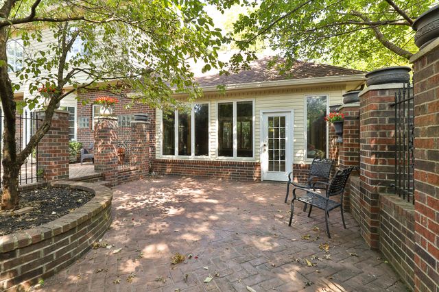 3850 E Country Place Place, Springfield, MO 65809