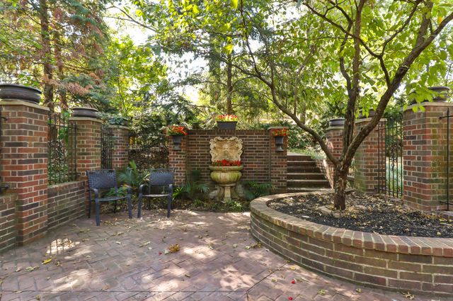 3850 E Country Place Place, Springfield, MO 65809