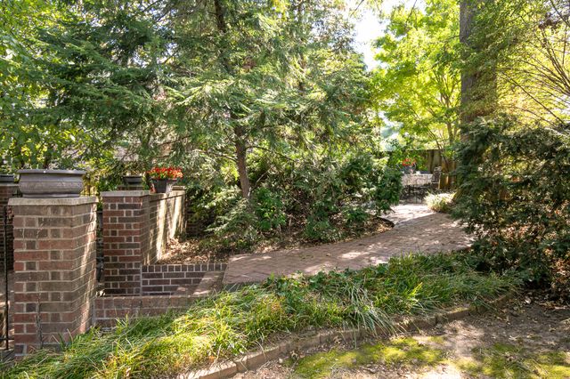 3850 E Country Place Place, Springfield, MO 65809
