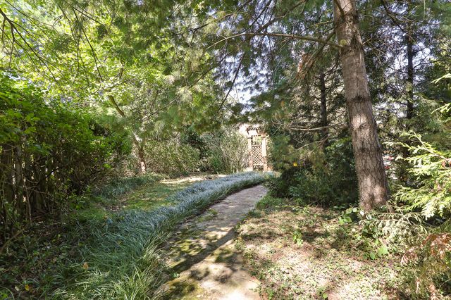 3850 E Country Place Place, Springfield, MO 65809