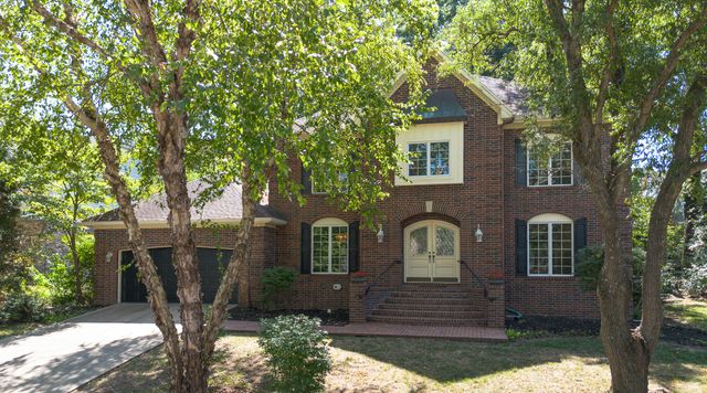 3850 E Country Place Place, Springfield, MO 65809