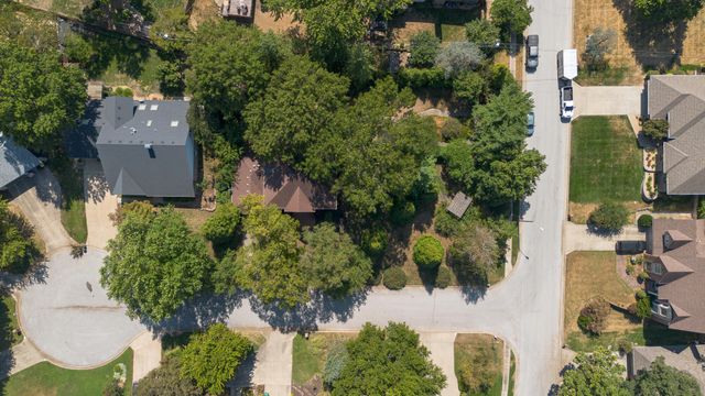 3850 E Country Place Place, Springfield, MO 65809