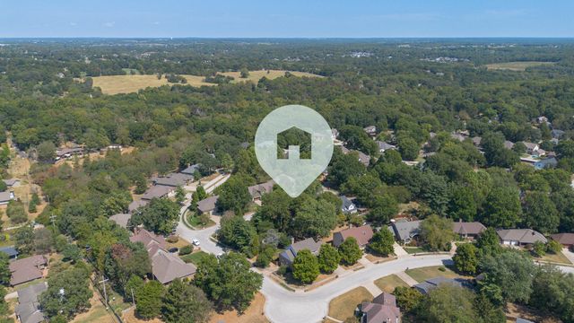 3850 E Country Place Place, Springfield, MO 65809
